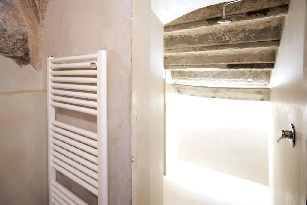 Claudia Suite: Loft Romantico Nel Cuore Di Arezzo Apartman