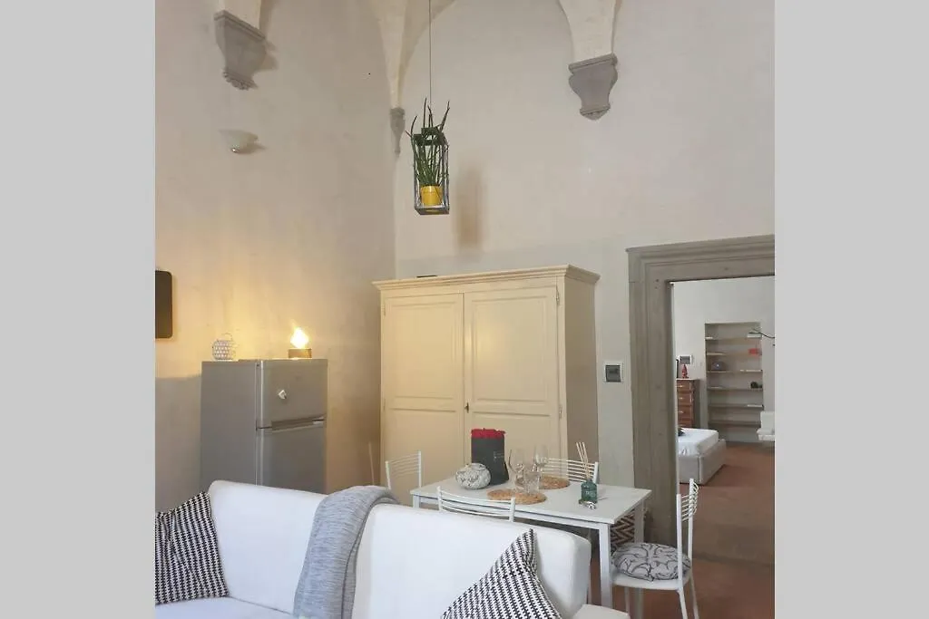 Claudia Suite: Loft Romantico Nel Cuore Di Arezzo Apartment