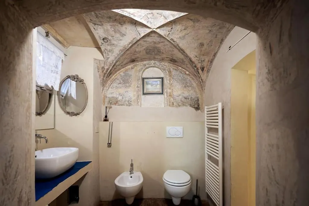 Apartment Claudia Suite: Loft Romantico Nel Cuore Di Arezzo Italy