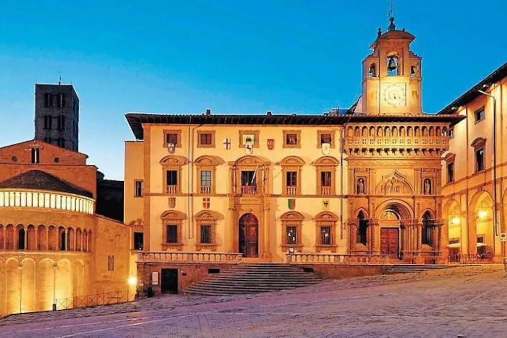 Claudia Suite: Loft Romantico Nel Cuore Di Arezzo Appartamento